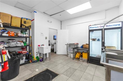 518 N Pine Island Road Plantation FL 33324
