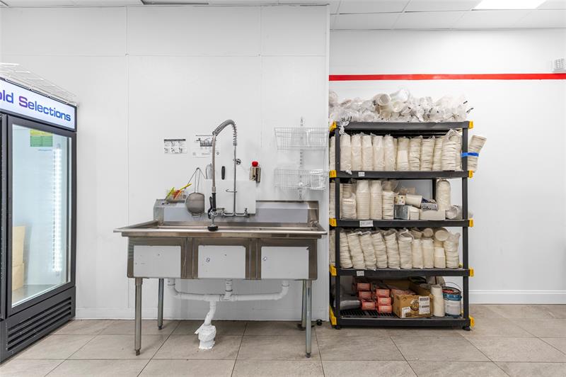 518 N Pine Island Road Plantation FL 33324