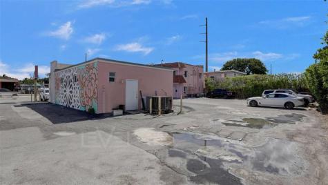 321 NE 44th Street Oakland Park FL 33334