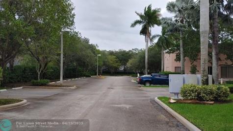 1565 N Park Drive Weston FL 33326