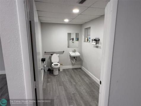 308 E Oakland Park Wilton Manors FL 33334