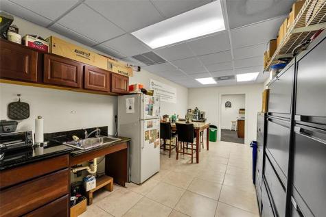 1400 E Oakland Park Boulevard Oakland Park FL 33334