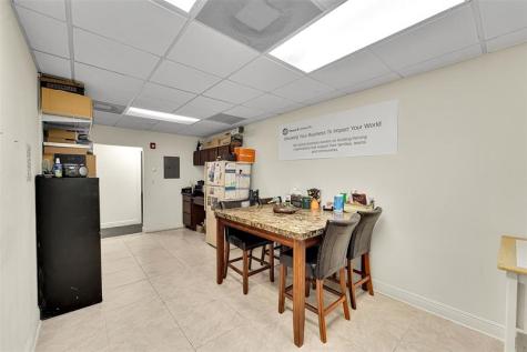 1400 E Oakland Park Boulevard Oakland Park FL 33334