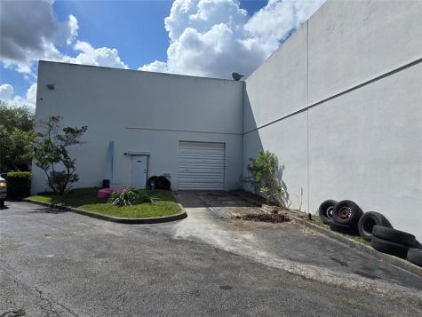 5377 N Hiatus Road Sunrise FL 33351