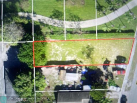 224 SW 10th Street Deerfield Beach FL 33441