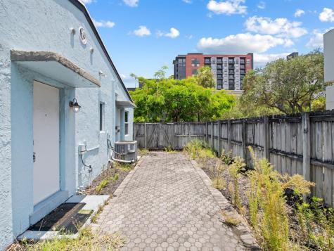 642 NE 3rd Avenue Fort Lauderdale FL 33304