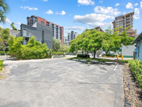 642 NE 3rd Avenue Fort Lauderdale FL 33304