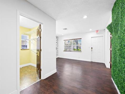 642 NE 3rd Avenue Fort Lauderdale FL 33304