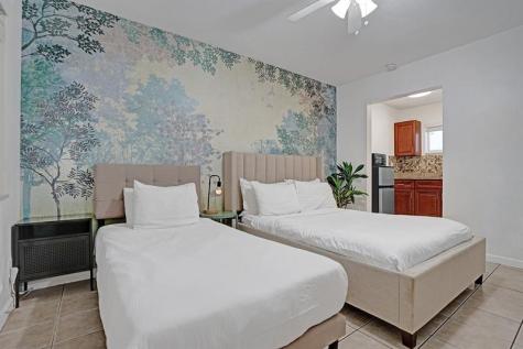 340 Desoto Street Hollywood FL 33019