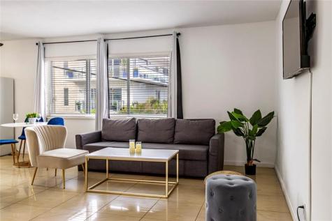 340 Desoto Street Hollywood FL 33019