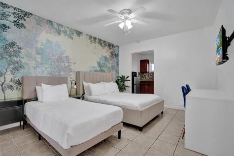 340 Desoto Street Hollywood FL 33019