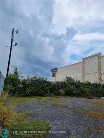 2859 Drive Martin Luther King Jr Boulevard Pompano Beach FL 33069