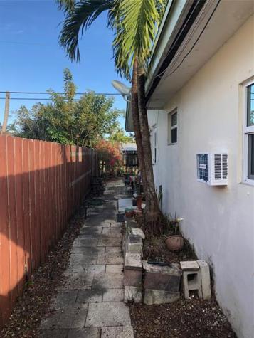 812 NE 15 Avenue Fort Lauderdale FL 33304