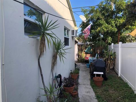 812 NE 15 Avenue Fort Lauderdale FL 33304