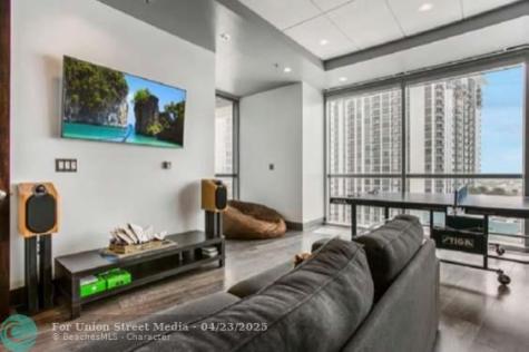 121 S Orange Avenue Other City - In The State Of Florida FL 32801