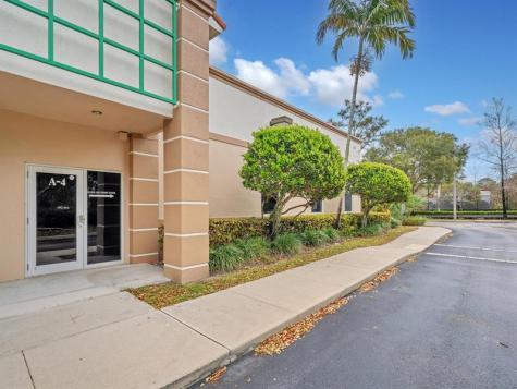 4851 W Hillsboro Boulevard Pompano Beach FL 33073
