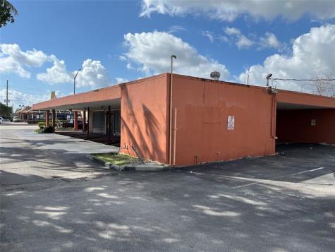 1361 E Commercial Boulevard Oakland Park FL 33334