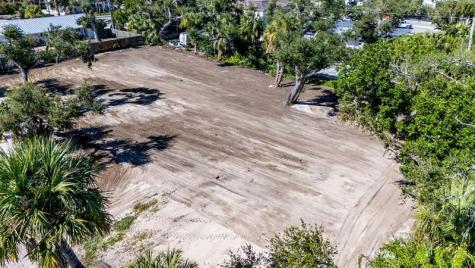 641 Azalea Vero Beach FL 32963
