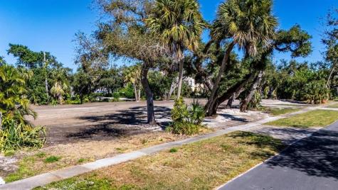 641 Azalea Vero Beach FL 32963