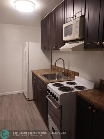 24 SW 13th Street Dania Beach FL 33004