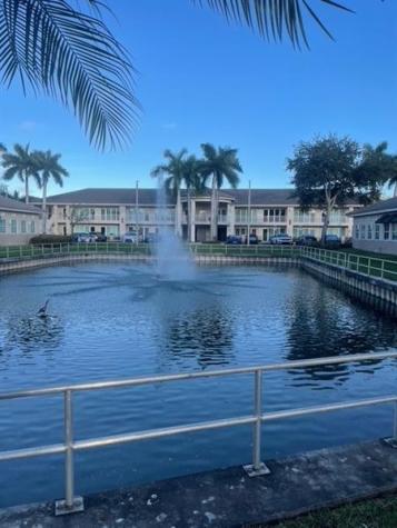 5220 University Drive Davie FL 33328