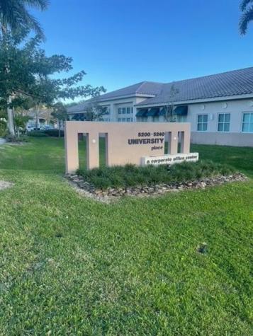 5220 University Drive Davie FL 33328
