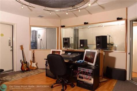 2734 Polk Street Hollywood FL 33020