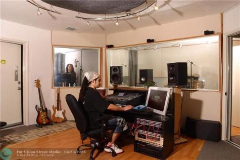 2734 Polk Street Hollywood FL 33020