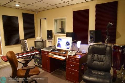 2734 Polk Street Hollywood FL 33020