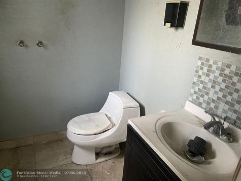 4751 NE 10th Avenue Oakland Park FL 33334