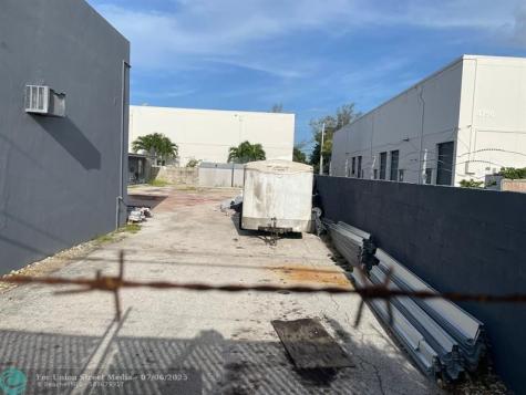 4751 NE 10th Avenue Oakland Park FL 33334