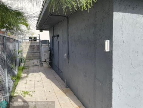 4751 NE 10th Avenue Oakland Park FL 33334