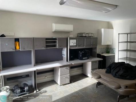 4751 NE 10th Avenue Oakland Park FL 33334