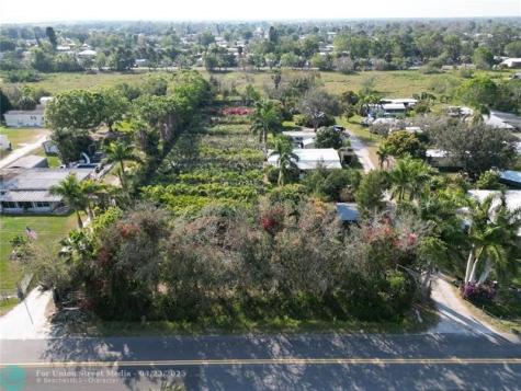 3321 SE 38th Avenue Okeechobee FL 34974