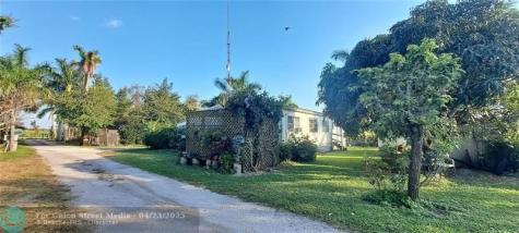 3321 SE 38th Avenue Okeechobee FL 34974