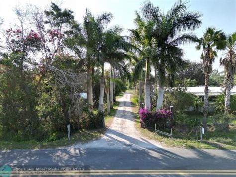 3321 SE 38th Avenue Okeechobee FL 34974