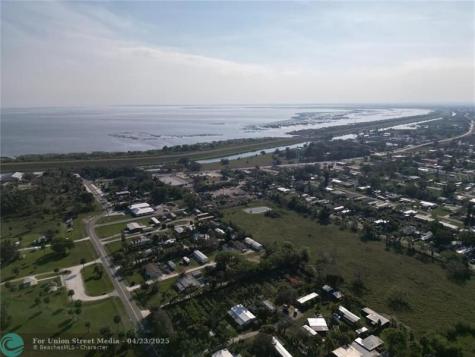 3321 SE 38th Avenue Okeechobee FL 34974