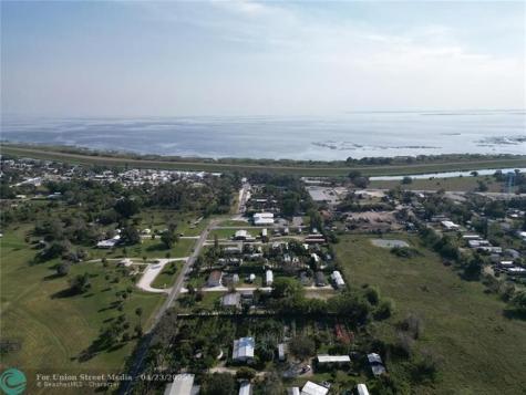 3321 SE 38th Avenue Okeechobee FL 34974