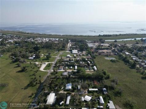 3321 SE 38th Avenue Okeechobee FL 34974