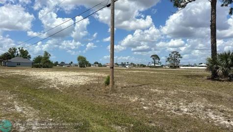 537 NW 15 Terrace Cape Coral FL 33993
