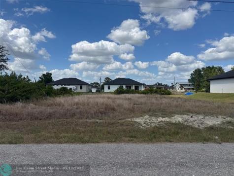 537 NW 15 Terrace Cape Coral FL 33993