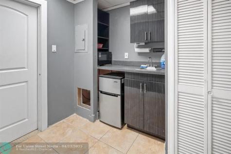 2331 N State Road 7 Lauderdale Lakes FL 33313