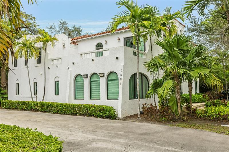 445 NE 56 Miami FL 33137