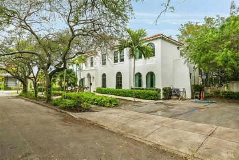 445 NE 56 Miami FL 33137