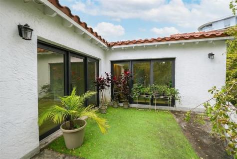 445 NE 56 Miami FL 33137