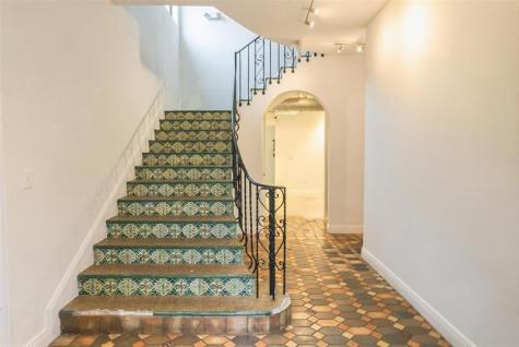 445 NE 56 Miami FL 33137