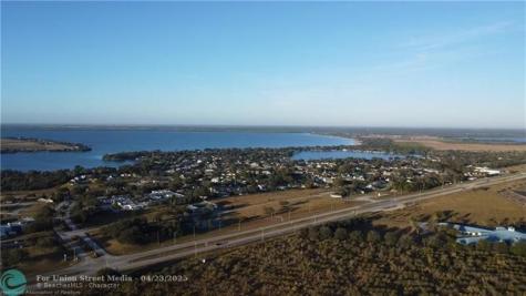 1346 Us 27 Lake Placid FL 33852