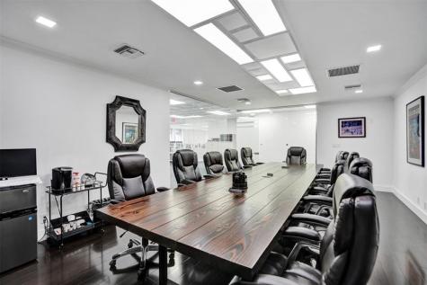1520 E Sunrise Fort Lauderdale FL 33304