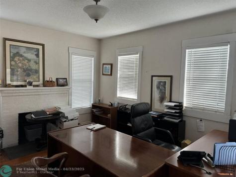 33 W Highway 60 Lake Wales FL 33853