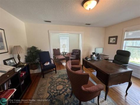 33 W Highway 60 Lake Wales FL 33853